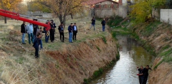 Belediye Ekipleri İlaçlama Yaparken Ceset Buldular