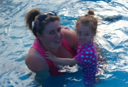 Bir Anne Bebek Kamerasıyla Evindeki Hayaletleri Görüntülediğini İddia Etti