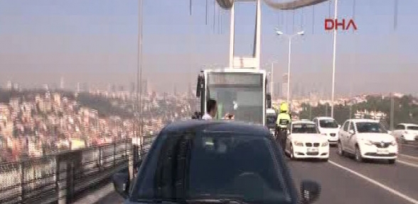 Boğaziçi Köprüsü nde metrobüs kazası