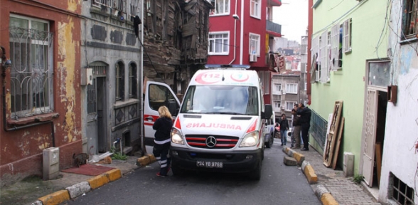 Boğazında kalan poğaça hayatından etti