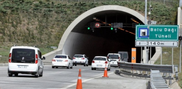 Bolu dağı tüneli trafiğe kapandı