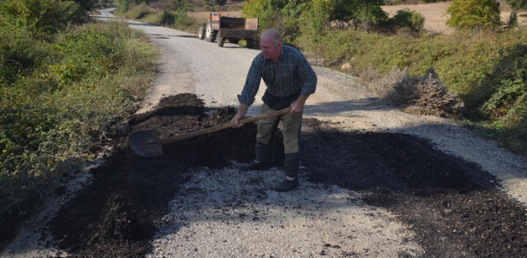 Bu muhtar ayakta alkışlanır