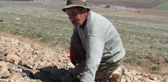 Çakıl taşlarından Bayrak