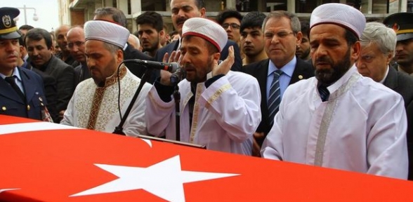 Cenaze namazını şehidin imam olan babası kıldırdı