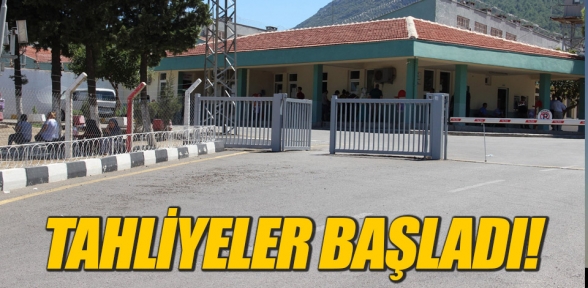 Cezaevlerinden tahliyeler başladı