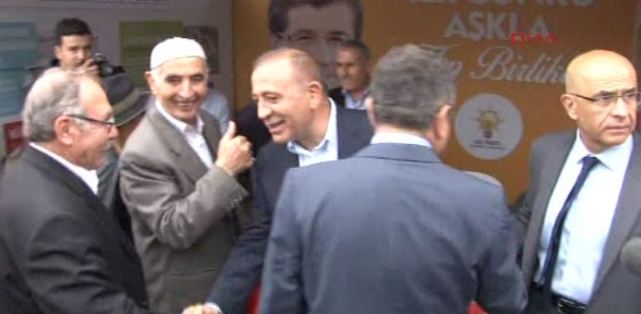 CHP heyetinden AK Parti standına ziyaret