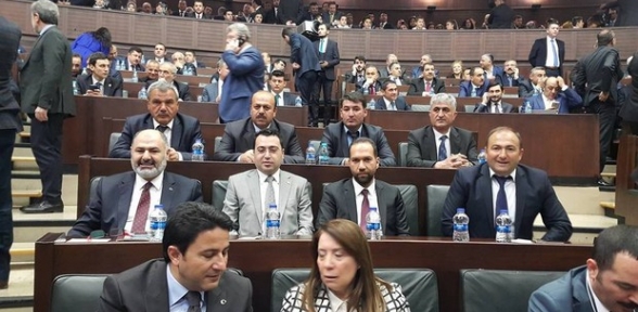 CHPden ihraç edilen başkanlar Ak Partiye geçti