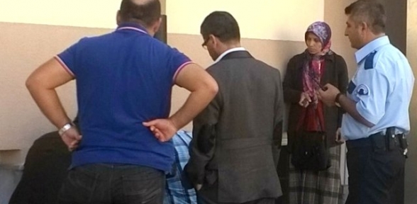 Çocuklarına Yemek Verilmeyen Anne ve Baba Okulda İntihara Kalkıştı