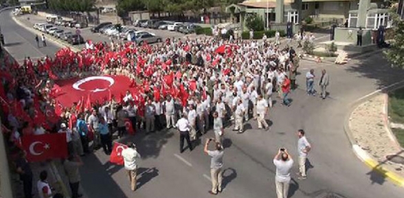 D 100 de terör protestosu