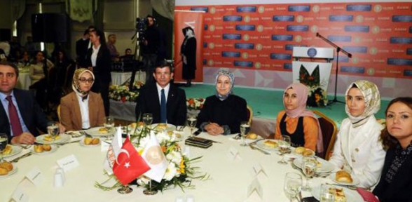 Davutoğlu Çalışan Kadınlar Buluşmasında konuştu