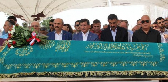 Davutoğlu na cenazede ölüm tehdidi