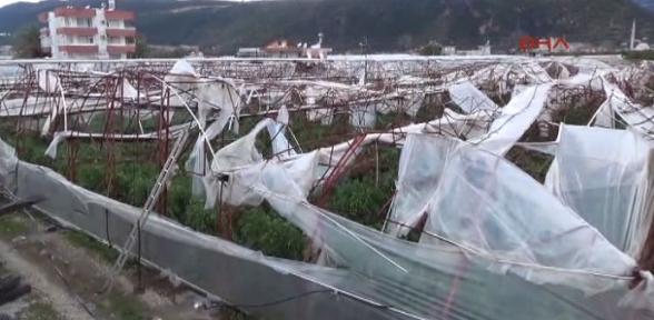 Demreyi hortum vurdu Tahmini zarar 13 milyon TL