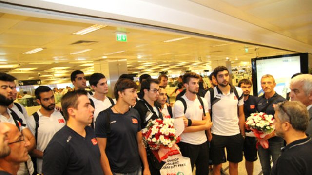 Dünya İkincisi U23 Milli Takımı Türkiye ye Döndü