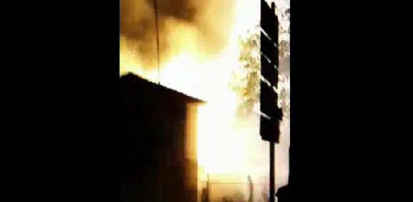 Elektrik trafosu bomba gibi patladı