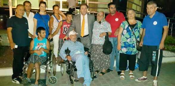 Engelsiz kamp yüzlerini güldürdü