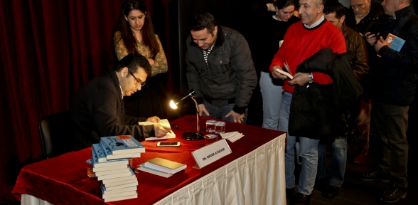 Enver Ayseverle Okuma Saati