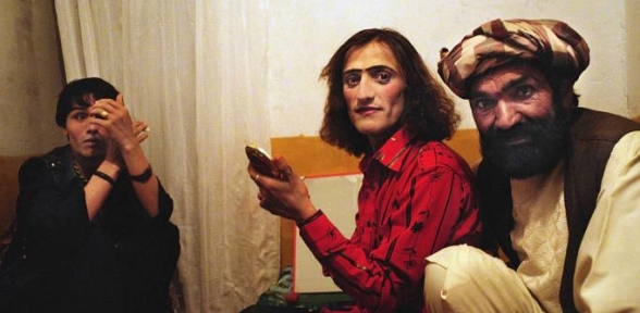 Erkekler Fuhuşa Zorlanıyor 