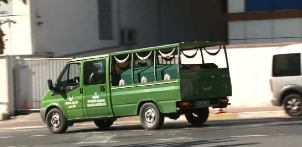 Esenyurt ta 3 kişilik bir aile evlerinde ölü bulundu