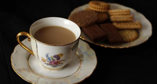 Evde Bisküvi Ararken Öldü