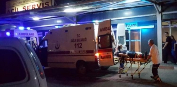 Eve düşen yıldırım 4 fındık işçisini yaraladı