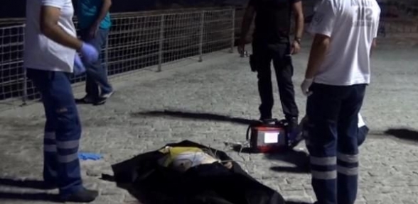 Falezlerden ölüme atladı