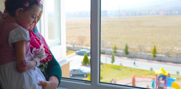 Fatma Gülün tek hayali parkta oynayabilmek