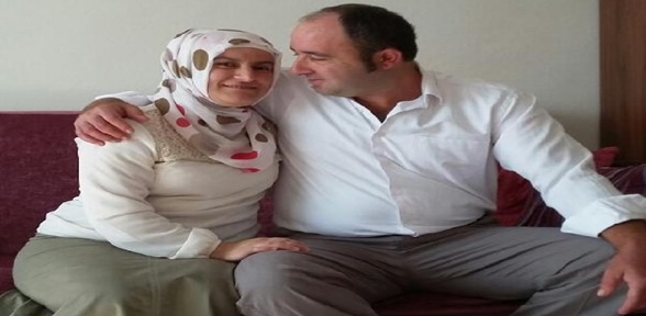 Fatura yatırmaya giden çiftinin üzerine yıldırım düştü