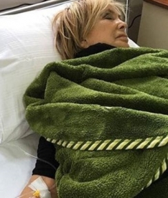 Filiz Akın hastaneye kaldırıldı