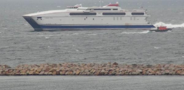 Fırtınaya yakalanan deniz otobüsü Bandırmaya döndü