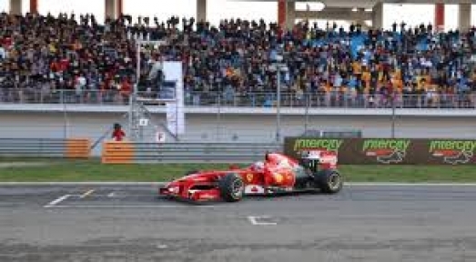 FORMULA 1 HAYRANLARI INTERCITY ISTANBUL PARKA AKIN ETTİ