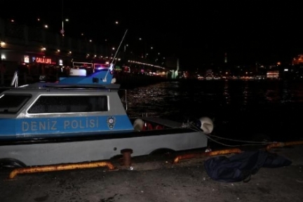 Galata Köprüsünün Altından Kadın Cesedi Çıktı