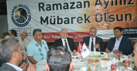 Gazi ve Şehit Ailelerine İftar Yemeği