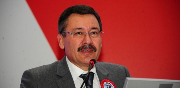 Gökçek Hakem falan değil bu adam