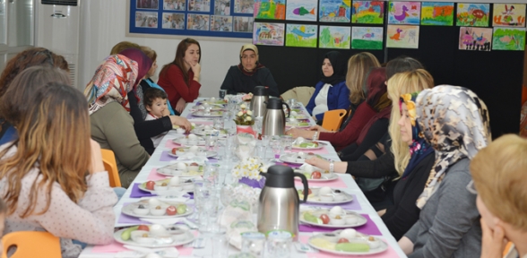 Gönül Elleri Çarşısı Kadın Kent Gönüllüleri ile Büyümeye Devam Ediyor