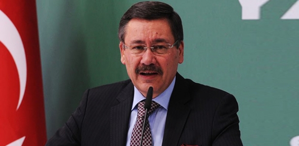 Hakem makem değil bu adam