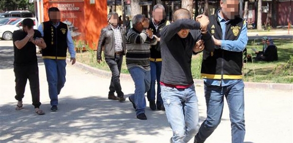 Hamile eşe işkenceyle 15 yaşındaki çocuğa uyuşturucuyla fuhuş yaptırmışlar