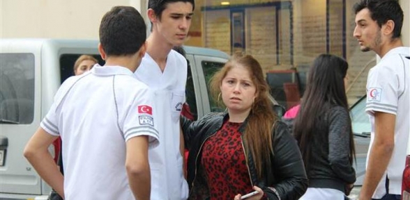 Hastanede doktoru bıçaklayıp intihar etti