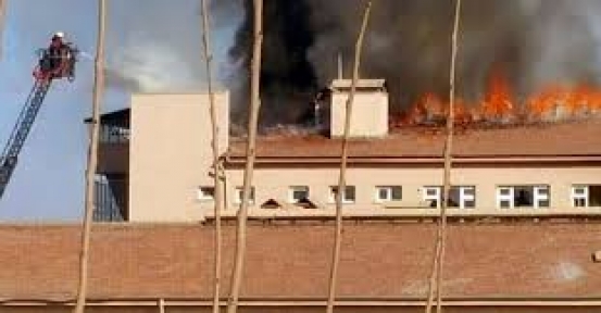 Hastaneyi Ateşe Verdiler 