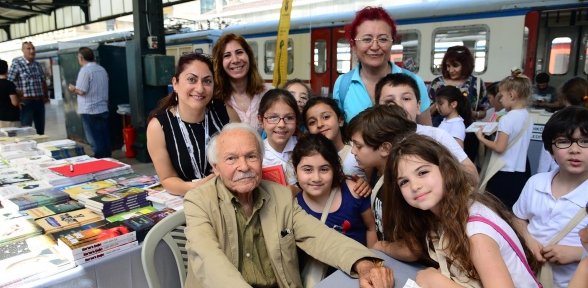 HAYDARPAŞADA KİTAPLARA YOLCULUK DEVAM EDİYOR