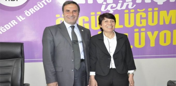 HDPli vekilin evine polis baskını