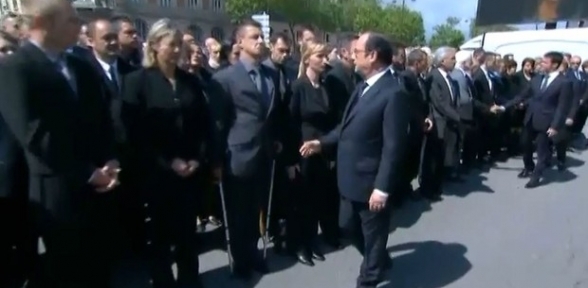 Hollande ın eli havada kaldı