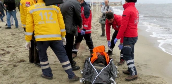 İki Ayrı Göçmen Botu Battı 