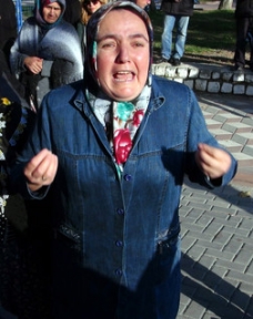 İki Oğlu Ve Damadı Ölen Anne 