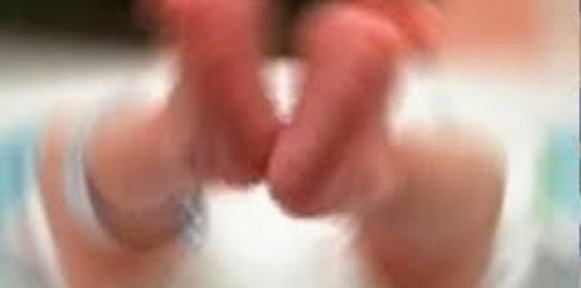 İki yaşındaki kızını haşlayarak öldürdü
