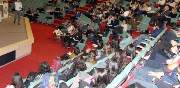 İktisadi Düşünce Topluluğu girişimcilik Konferansı Düzenledi