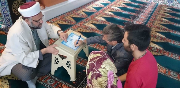 İmamdan görev yaptığı camide belgeli dini nikah