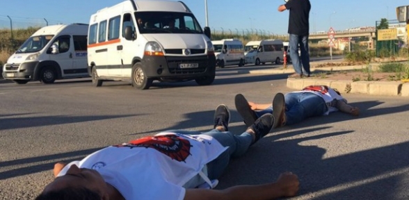 İşçiler servislerin önünü kesti