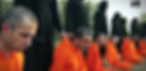 IŞİD den kan donduran bir vahşet daha. Aralarında çocuk da var