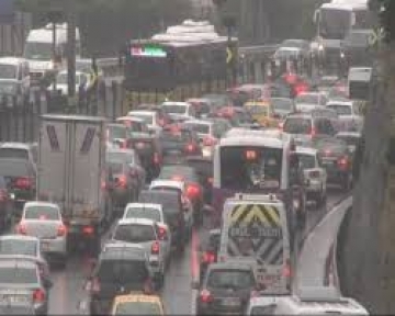 İstanbul da yağmur trafiği