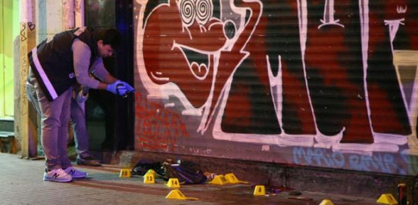 İstiklal Caddesi nde intihar kurşunu şoku